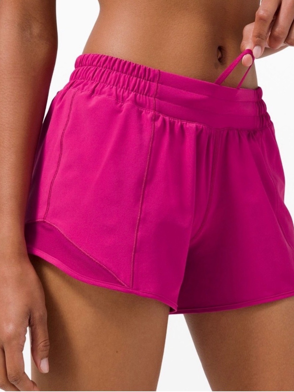 Lululemon Hotty Hot Short II *Long 4"
Ripened Raspberry 8